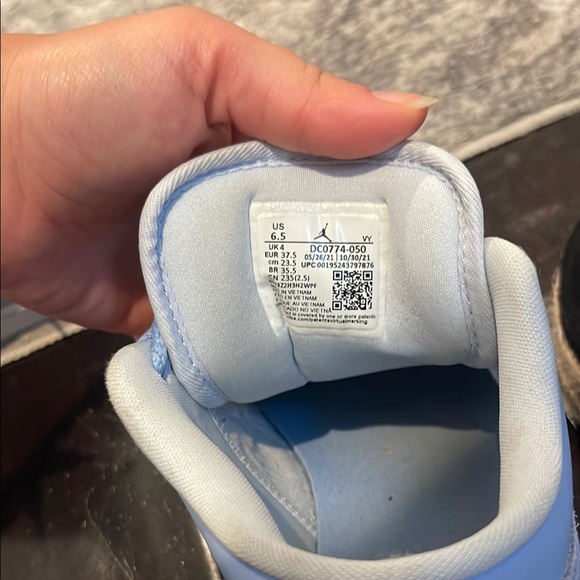 Nike Blue High-Top Sneakers with Leather Panels - Picture 3 of 4